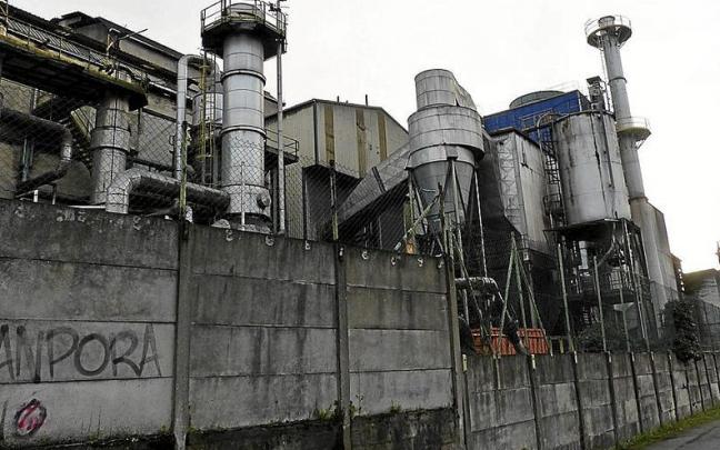 La planta se encuentra entre los municipios de Güeñes y Zalla. La planta se encuentra entre los municipios de Güeñes y Zalla.