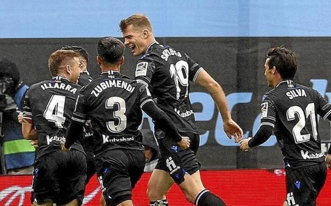 Illarramendi celebra con los compañeros su gol al Celta.
