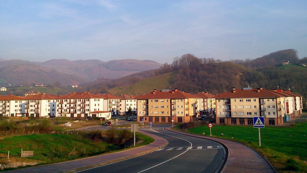 La zona de expansión de Elizondo se centró de forma mayoritaria en el sector de Nuevo Baztan o Baztan Berri, en las antiguas piezas en dirección a Lekaroz.