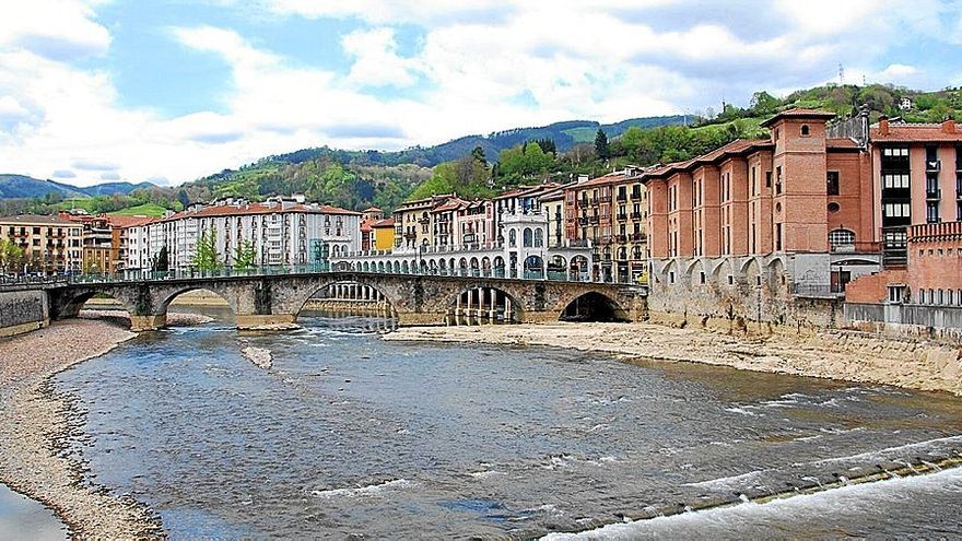 Aspecto actual del río Oria en Tolosa.