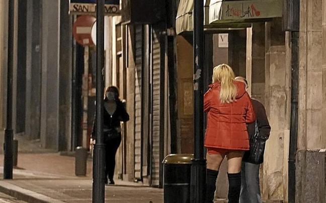 La Ertzaintza ha localizado 29 pisos donde se ejerce la prostituci&oacute;n en Bilbao. | FOTO: OSKAR.M. BERNAL