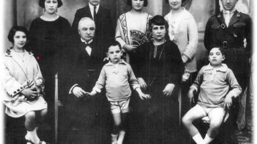 Familia Saseta Etxeberria, en la década de 1920.