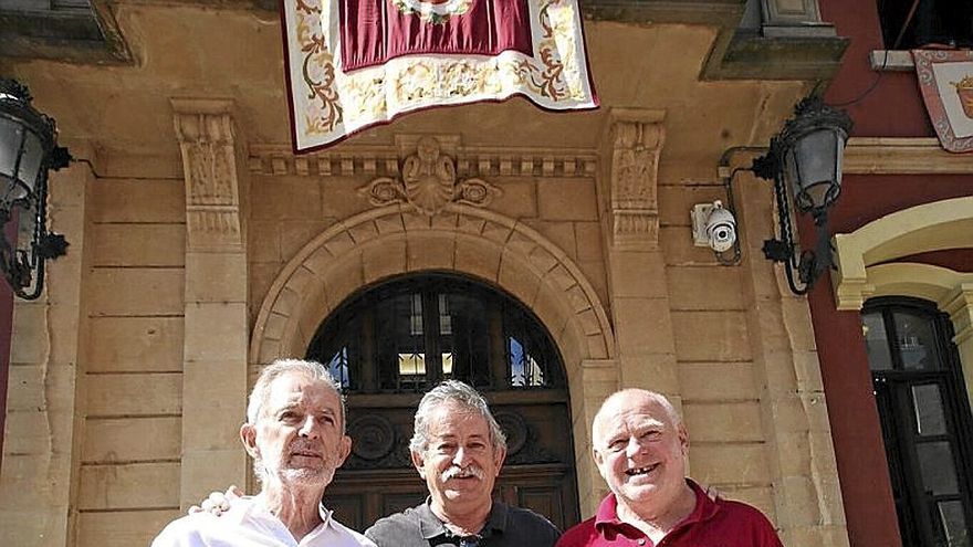 50 años despues los protagonistas en el mismo escenario.