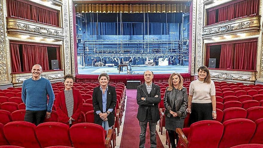 De izquierda a derecha, Luis Mari Remesar, Ainara Aramendi, María García-Barberena, J. Vicent Egea, Carmen Arbizu y Nekane Solana.