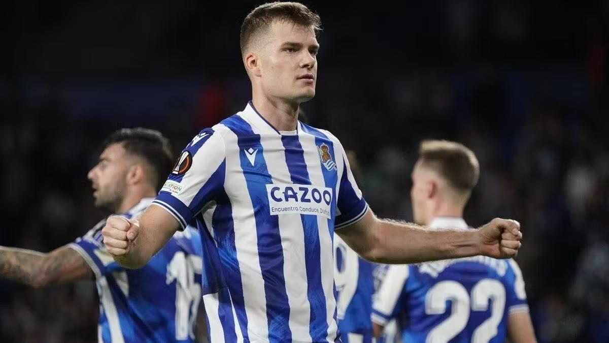 Sorloth celebra el gol que abrió el marcador en Anoeta.