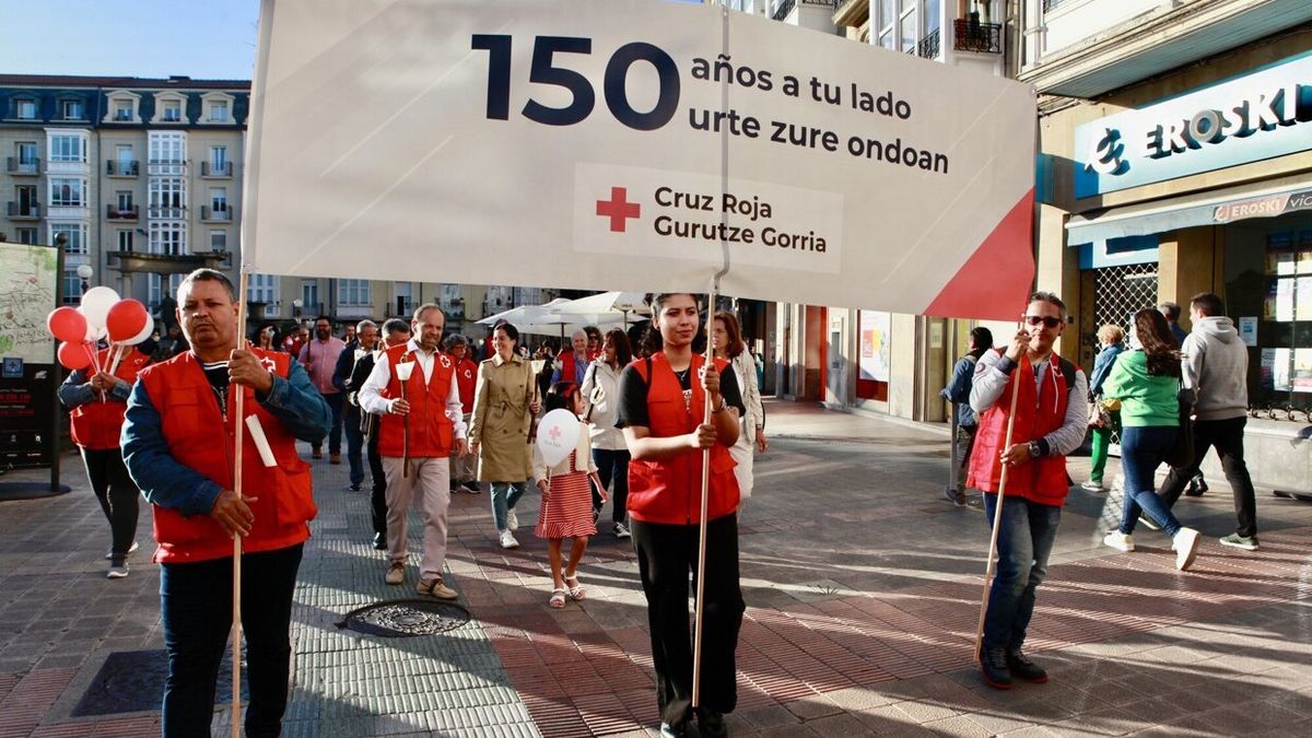 Acto para celebrar los 150 años de la Cruz Roja en Álava.