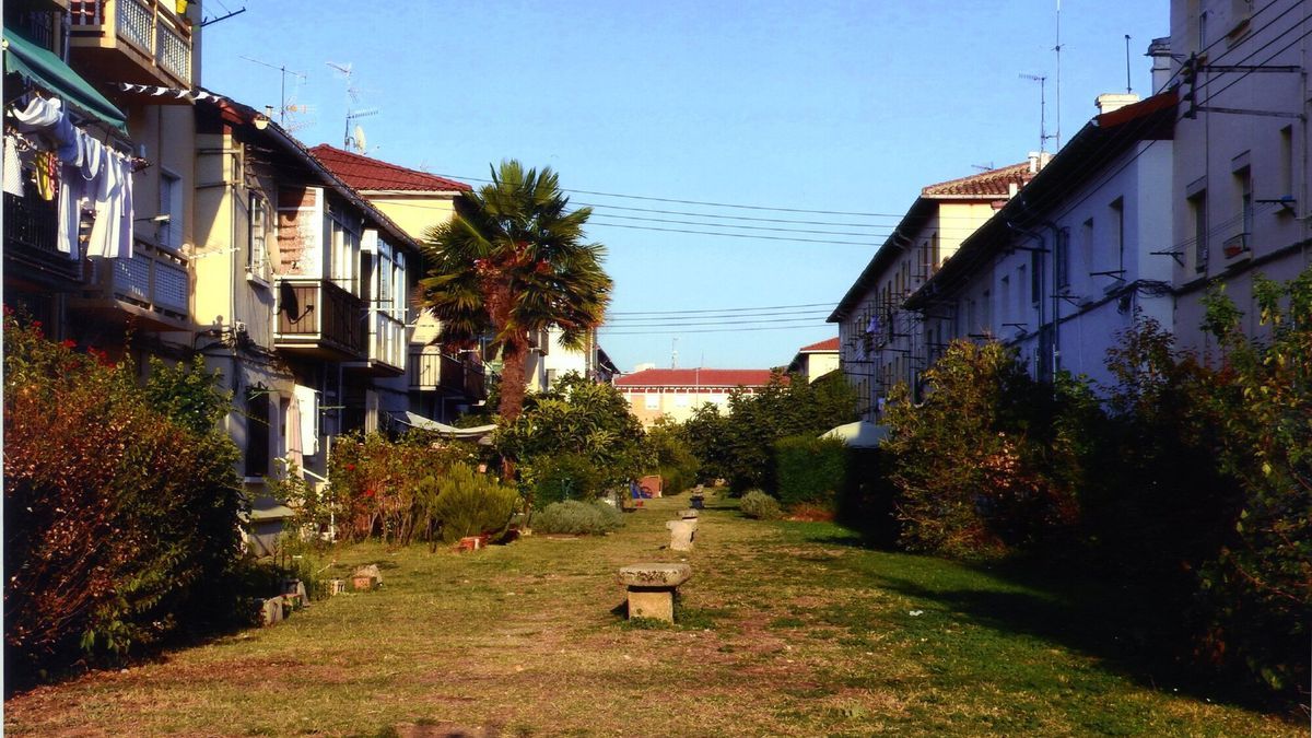Uno de los jardines interiores de la Txantrea, éste en la calle Cendea de Galar.
