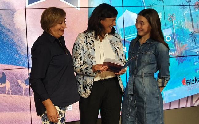 Begoña de Ibarra, Lola López de Lacalle y Aiala Garabieta.