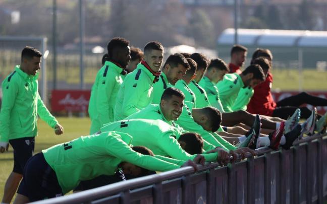 La primera plantilla del Athletic regres&oacute; ayer a los entrenamientos en Lezama.