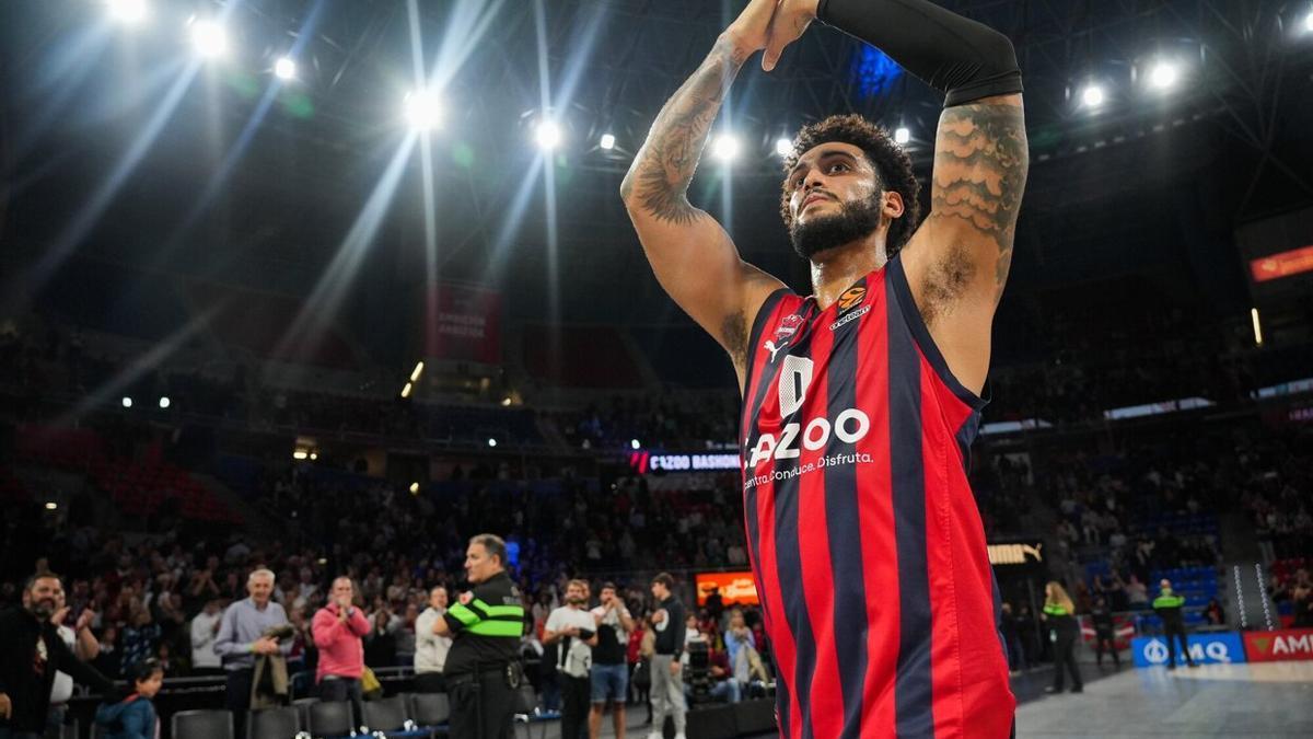 Howard celebra al final del partido la contundente victoria lograda ante el Maccabi
