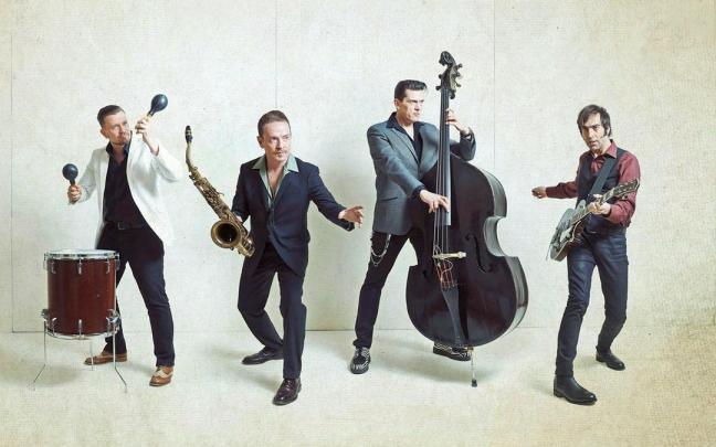 Los Mambo Jambo, con el saxofón de Dani Ne.Lo al frente. Los Mambo Jambo, con el saxofón de Dani Ne.Lo al frente.