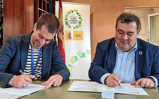 Firma de la adhesión de Amurrio a la Alianza País Pobreza Infantil Cero.