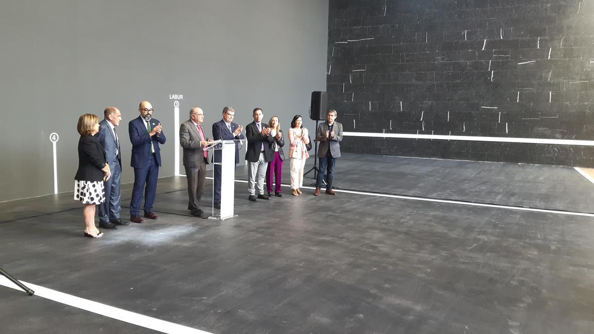 El Ayuntamiento de Bilbao ha recepcionado de manos de ETS el nuevo equipamiento municipal.
