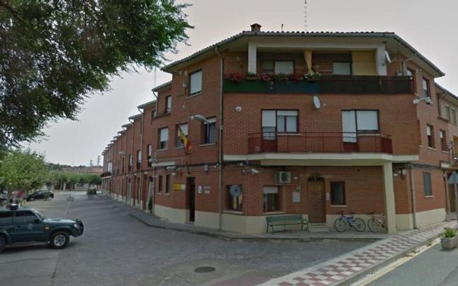 Exterior de la casa cuartel de la Guardia Civil en Caparroso.