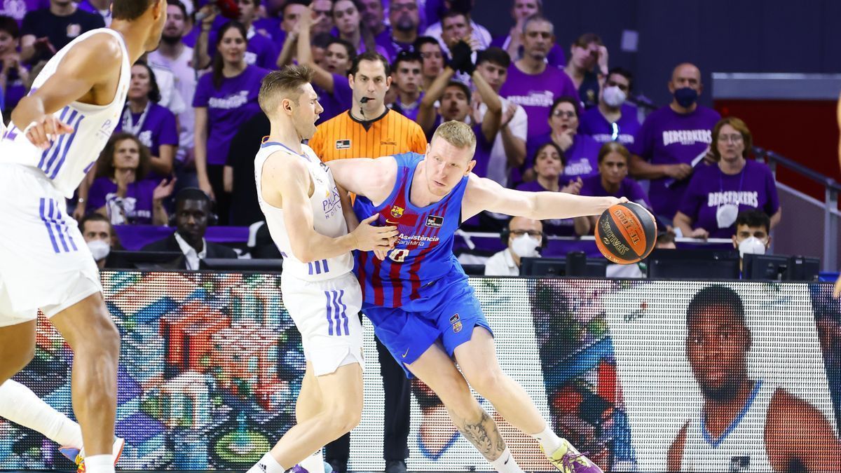 Smits incide sobre Causeur en un posteo durante la final de la ACB