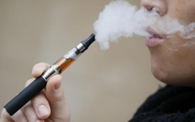 La UE proh&iacute;be el tabaco con sabor para los cigarrillos electr&oacute;nicos.