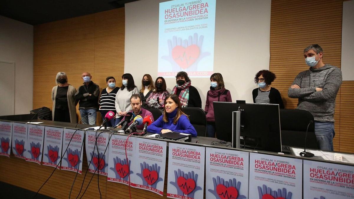 Representantes de los sindicatos LAB, SAE, UGT, ELA y CCOO.