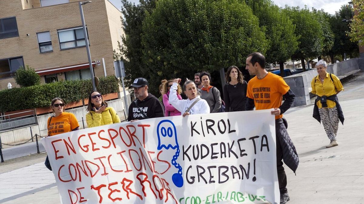 Protesta en la sede de Gesport.