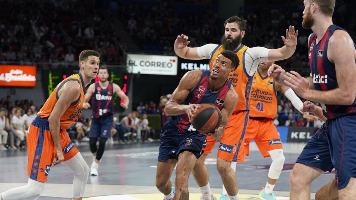 Wade Baldwin, perseguido por Dubljevic durante la semifinal de la ACB