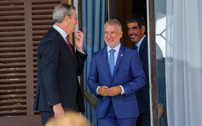 El lehendakari, I&ntilde;igo Urkullu, el martes, con el diputado general de Gipuzkoa, Markel Olano, y el alcalde de Donostia, Eneko Goia