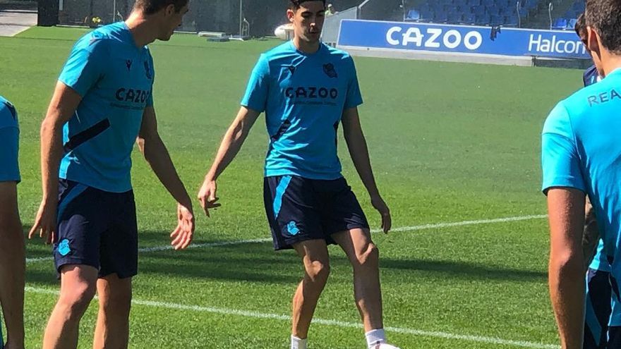 Carlos Fernández, en un momento del entrenamiento de esta mañana en Zubieta