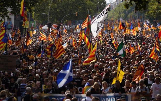 El independentismo ha convocado una movilización unitaria de protesta bajo el lema "¡Aquí no se ha acabado nada!". El independentismo ha convocado una movilización unitaria de protesta bajo el lema "¡Aquí no se ha acabado nada!".