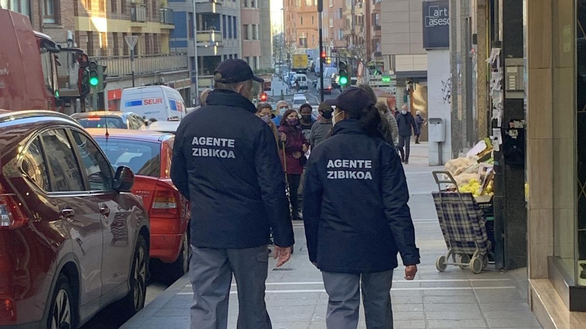 Los Agentes de Movilidad ayudarán en el control del tráfico a la entreda y salida de colegios.