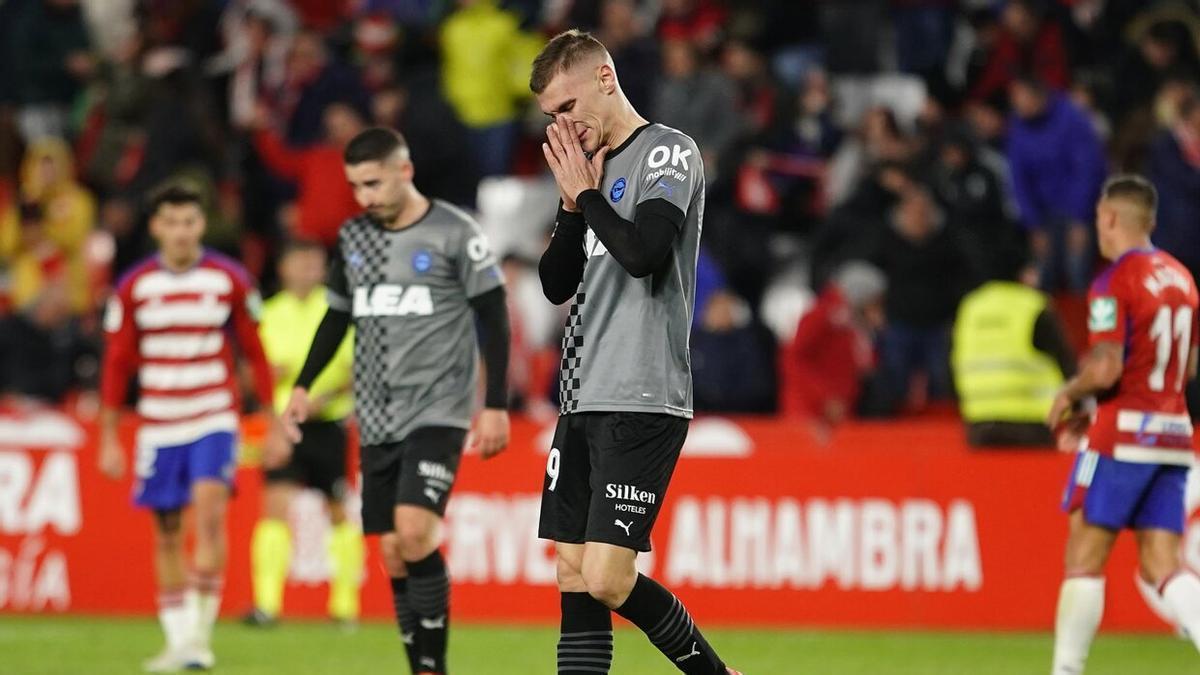 Maras se lamenta de la derrota ante el Granada