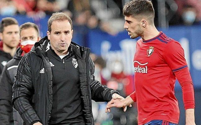 Jagoba Arrasate dialoga con Nacho Vidal durante un partido de la pasada temporada.