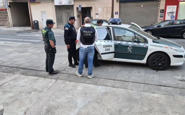 Imagen del momento de la detención del varón. Imagen del momento de la detención del varón.