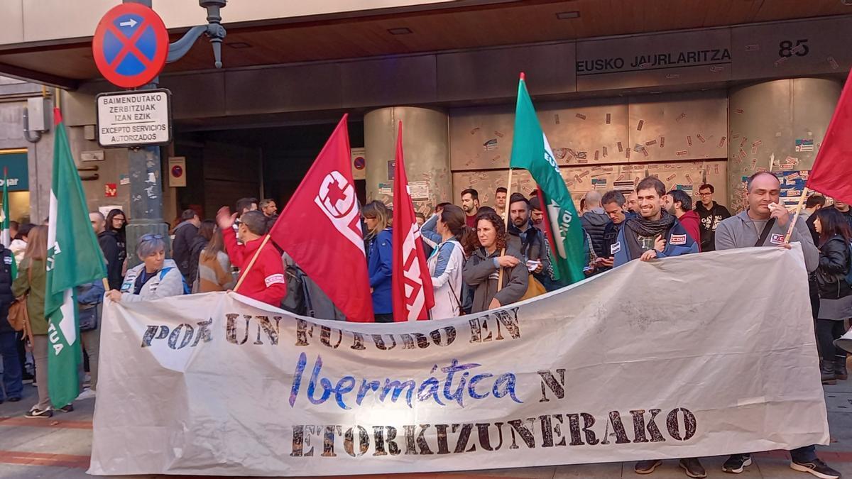 Movilización de trabajadores de Ibermática en Bilbao