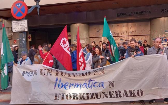 Movilizaci&oacute;n de trabajadores de Iberm&aacute;tica en Bilbao