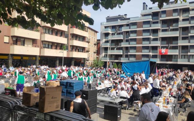 Ambientazo en la comida de cuadrillas de Basauri