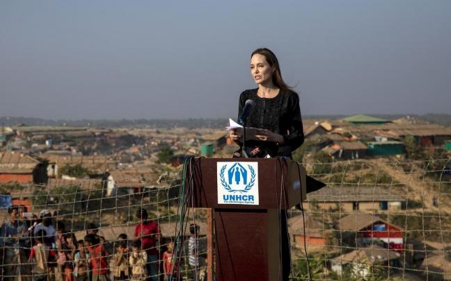 Angelina Jolie, durante una visita a Bangladesh. Angelina Jolie, durante una visita a Bangladesh.
