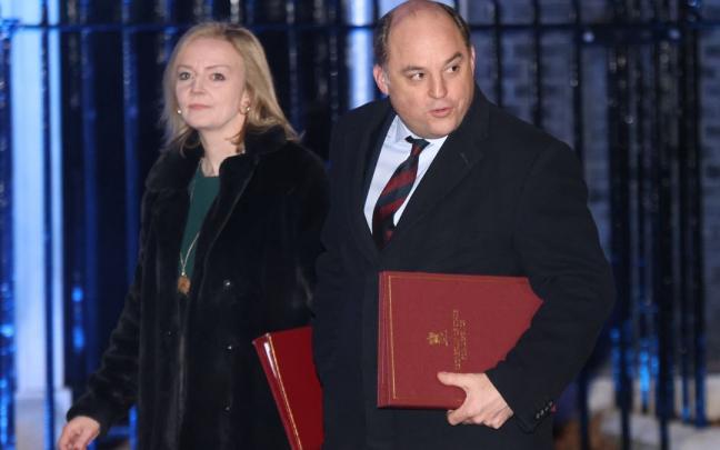 La Secretaria de Relaciones Exteriores Liz Truss (izq.) y el Secretario de Defensa Ben Wallace (der.). La Secretaria de Relaciones Exteriores Liz Truss (izq.) y el Secretario de Defensa Ben Wallace (der.).