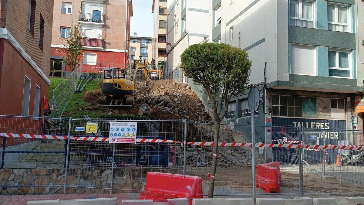 Ha comenzado la obra de creación de dos ascensores que conectarán con la plaza Urdibai.