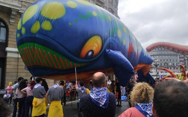 Arranca el Desfile de la Ballena