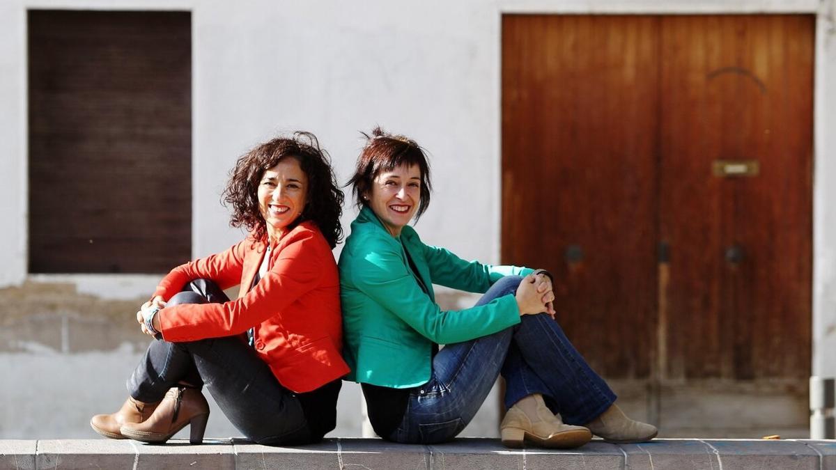 Belén Otxotorena (i) e Inma Gurrea forman la compañía teatral Pasadas las 4.