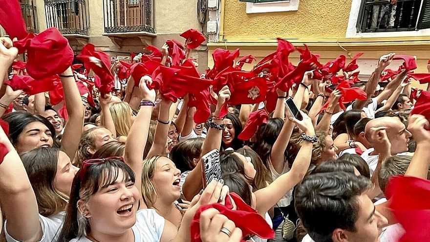 Alegría y ganas de disfrutar de la fiesta, ingredientes en los sanrokes de Deba