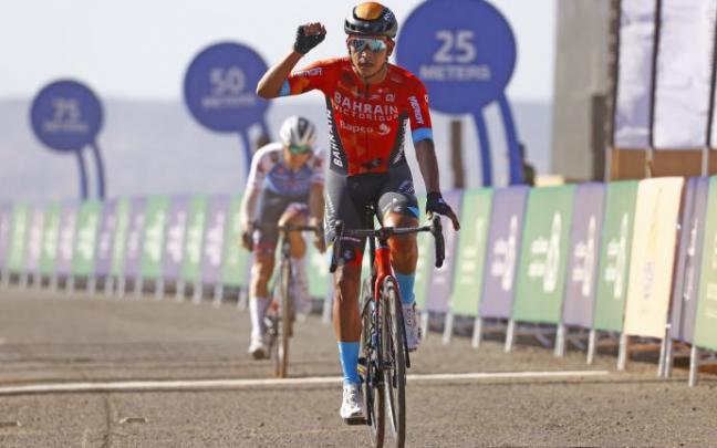 Buitrago festeja el triunfo en la segunda etapa del Saudi Tour, Buitrago festeja el triunfo en la segunda etapa del Saudi Tour,