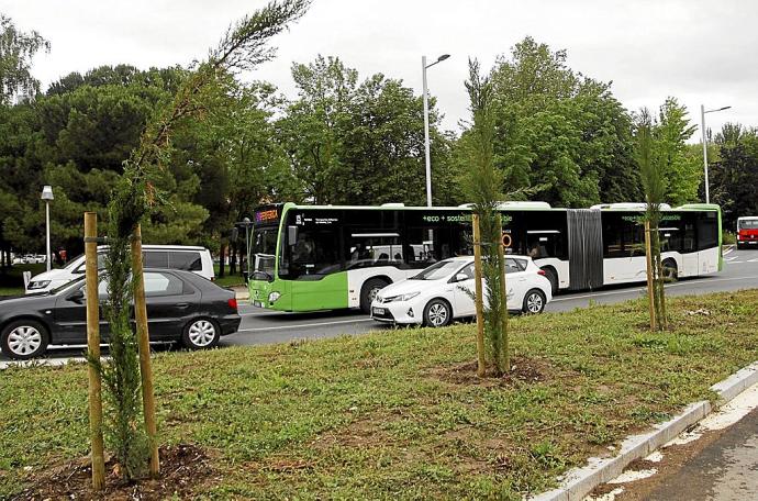 Atasco de coches en la zona de Iturritxu. Foto: Jorge Muñoz