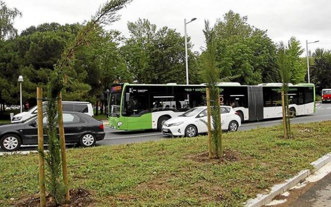 Atasco de coches en la zona de Iturritxu. Foto: Jorge Muñoz