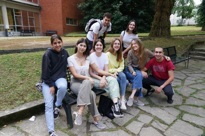 Asier Domínguez, Yaiza Marín, Julene García, Begoña Ibarretxe, Sofía de Miguel, Lorena Bando, Álvaro Gonzalo y Rebeca Etxebarria.