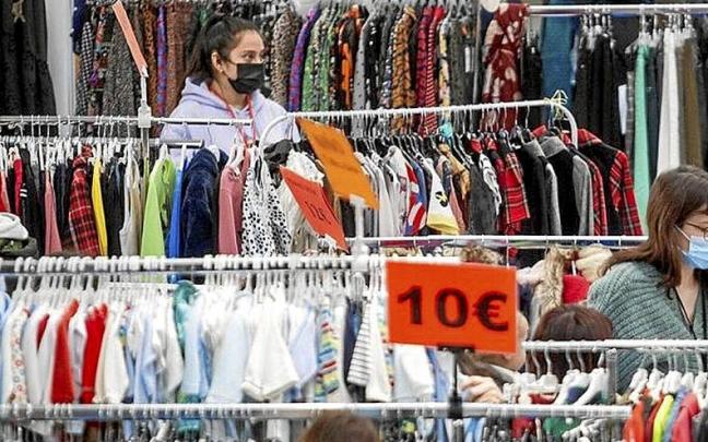 Rebajas en Gasteiz. | FOTO: JORGE MUÑOZ Rebajas en Gasteiz. | FOTO: JORGE MUÑOZ