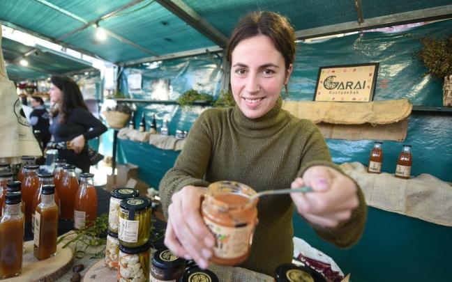 Para Ana de la Maza y su empresa de conservas Garai era la primera cita en el mercado de Santo Tomás.
