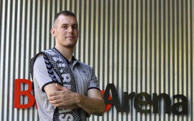 Presentación y rueda de prensa del nuevo jugador Nikola Radiecevic, Bilbao Basket.