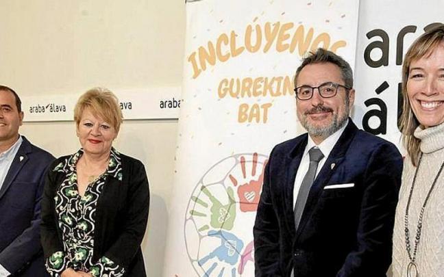 Presentación del programa ‘Inclúyenos’ en la Diputación.