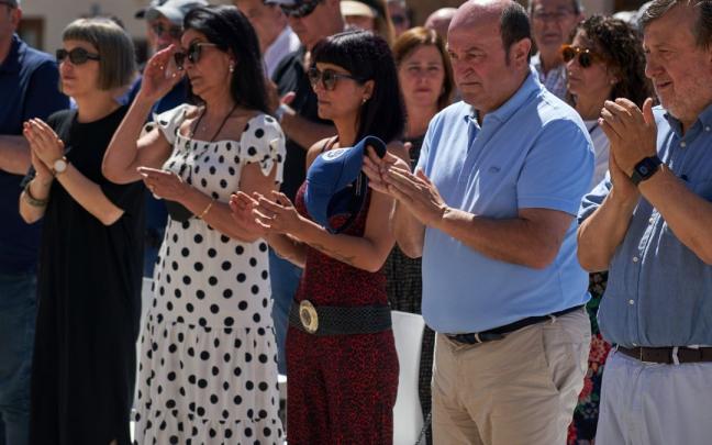El presidente del EBB y el de la ABB en EAJ-PNV, Andoni Ortuzar y Jos&eacute; Antonio Suso, durante la celebraci&oacute;n del Alderdikide Eguna.