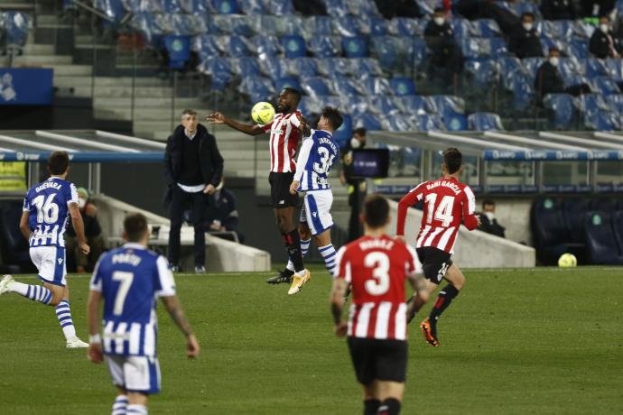 Williams y Zubimendi en el último derbi disputado en Anoeta, que acabó en empate.