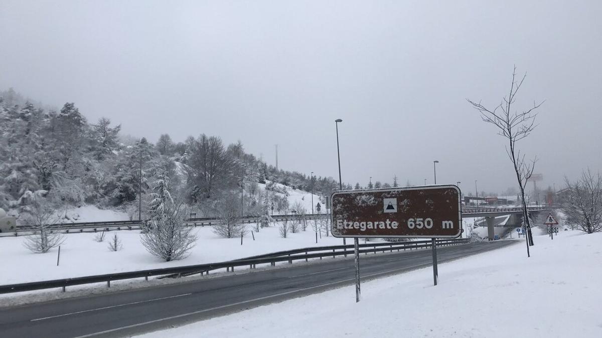 Puerto de Etzegarate nevado